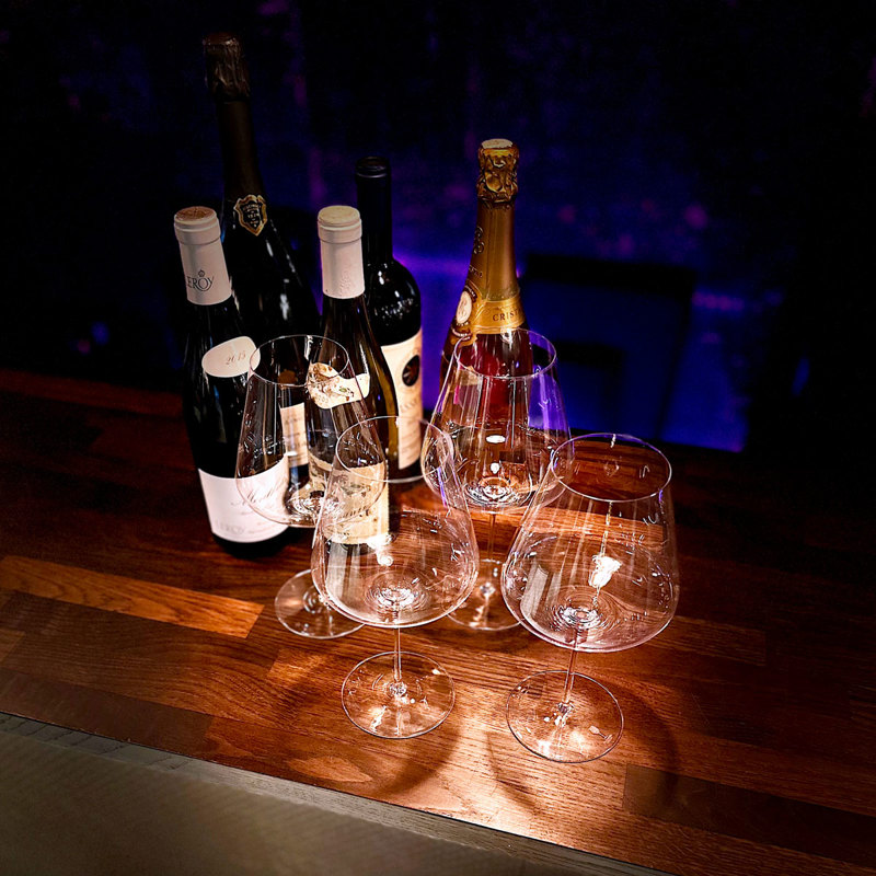 AURORA Wine glasses and wine bottles